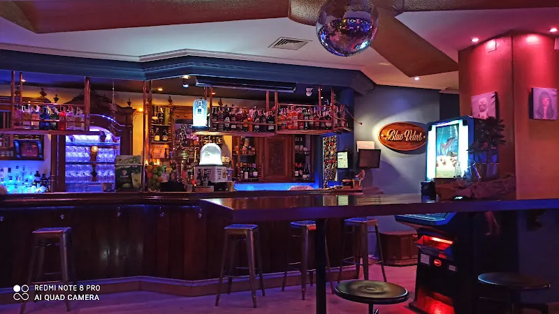 Pub Blue Velvet