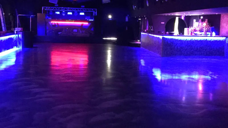 Discoteca Monn’s Manresa - Discoteca en Manresa - foto 2