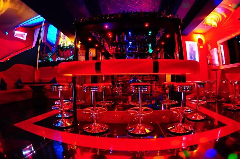 New Eden Paradise - Club de entretenimiento para adultos en Torremolinos - foto 2