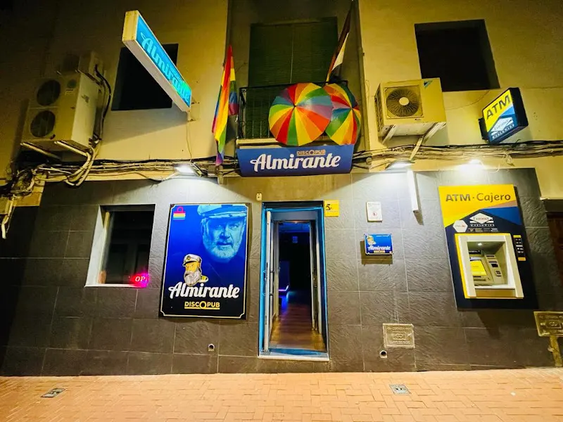 DISCO PUB ALMIRANTE - Bar gay en Benidorm - foto 2