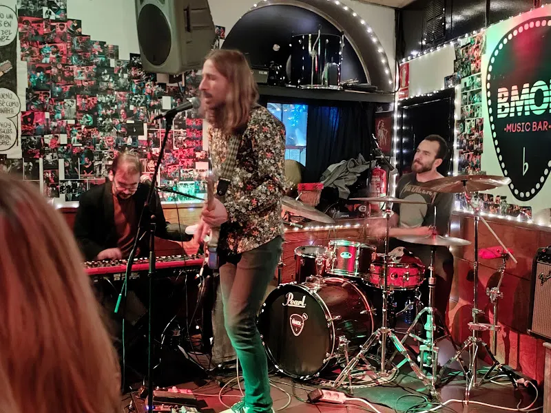 BMOL Music Club - Bar musical en Castelldefels - foto 2