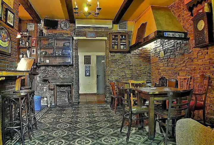 The 1916 Irish Pub - Pub irlandés en Cerdanyola del Vallès - foto 3