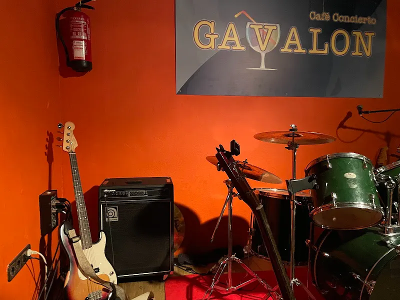 GÁVALON bar de copas y Sala Gávalon - Boadilla del Monte