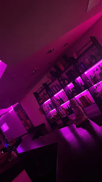 SAM VIBES, NIGHT CLUB